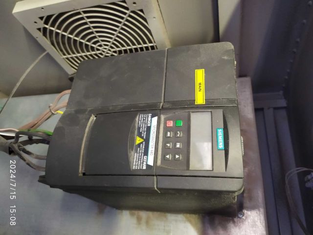 Naprawa falownika Siemens 6SE6440-2UD31-1CA1stosowanego w maszynach przemysłowych i poligraficznych. Diagnostyka oraz serwis elektroniki przemysłowej