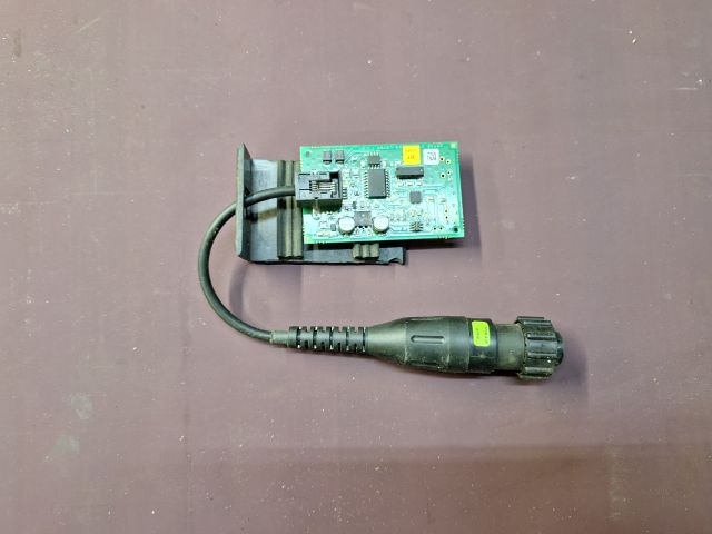 Naprawa karty CAN BT 7516705 stosowanej w maszynach przemysłowych i poligraficznych. Diagnostyka oraz serwis elektroniki przemysłowej.