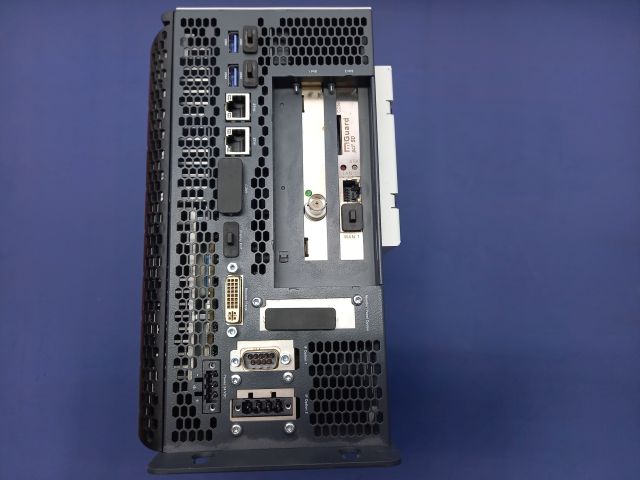 Naprawa komputera przemysłowego B&R APC 910 stosowanego w maszynach przemysłowych i poligraficznych. Diagnostyka oraz serwis elektroniki przemysłowej.