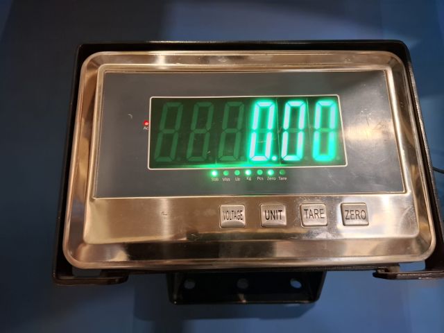 Naprawa panelu operatorskiego wagi Viber-System P2500W stosowanego w wózkach paletowych i urządzeniach magazynowych. Profesjonalna diagnostyka i serwis.