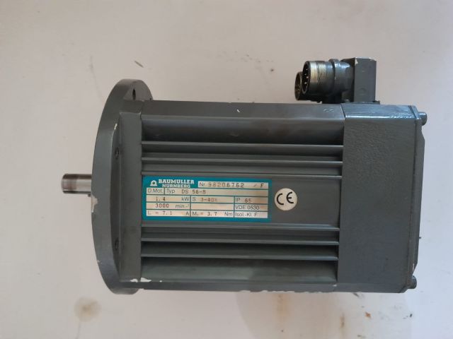 Naprawa serwosilnika Baumuller DS 56-B stosowanego w maszynach przemysłowych i poligraficznych. Diagnostyka oraz serwis elektroniki przemysłowej.