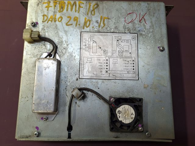 Naprawa sterownika wózka widłowego 24120-21329-71 stosowanego w wózkach widłowych Toyota 7FDMF18. Diagnostyka oraz serwis elektroniki przemysłowej.