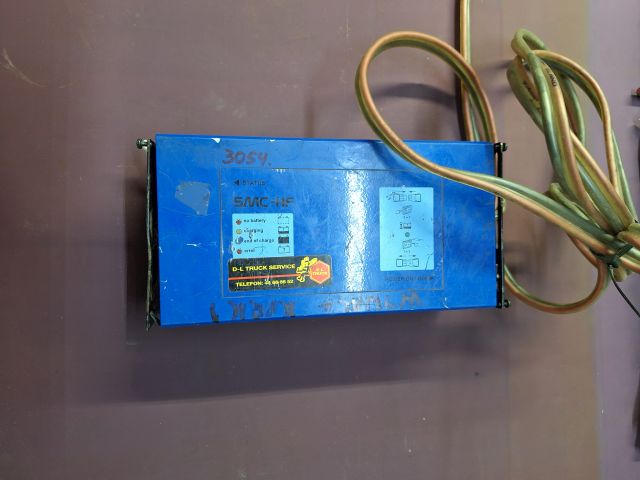 Naprawa zasilacza SMC-HF 24/30 stosowanego w maszynach przemysłowych i poligraficznych. Diagnostyka oraz serwis elektroniki przemysłowej.