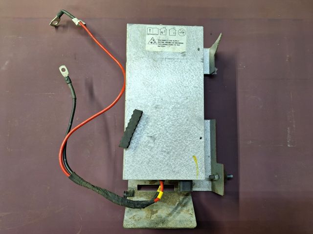 Naprawa zasilacza SMCO 24/30 stosowanego w maszynach przemysłowych i poligraficznych. Diagnostyka oraz serwis elektroniki przemysłowej.